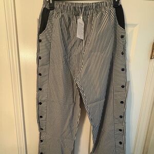 Made with Love, XL (but more like a L) gray and white vertical trip, pockets
